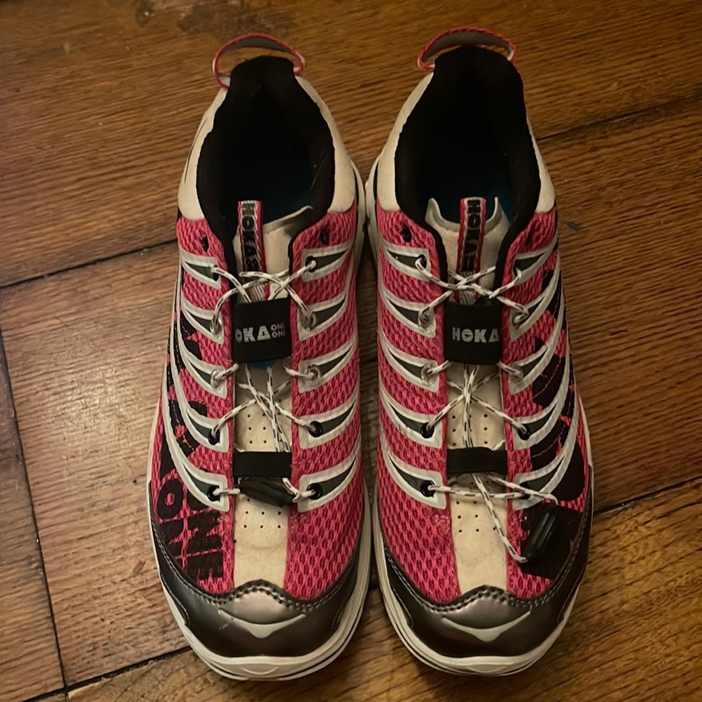 HOKA ONE ONE Running Shoes Size 9.5 Toggle Laces
